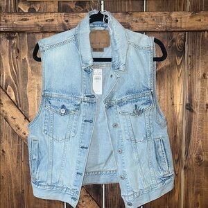 American Eagle Outfitters Distressed Denim Jacket